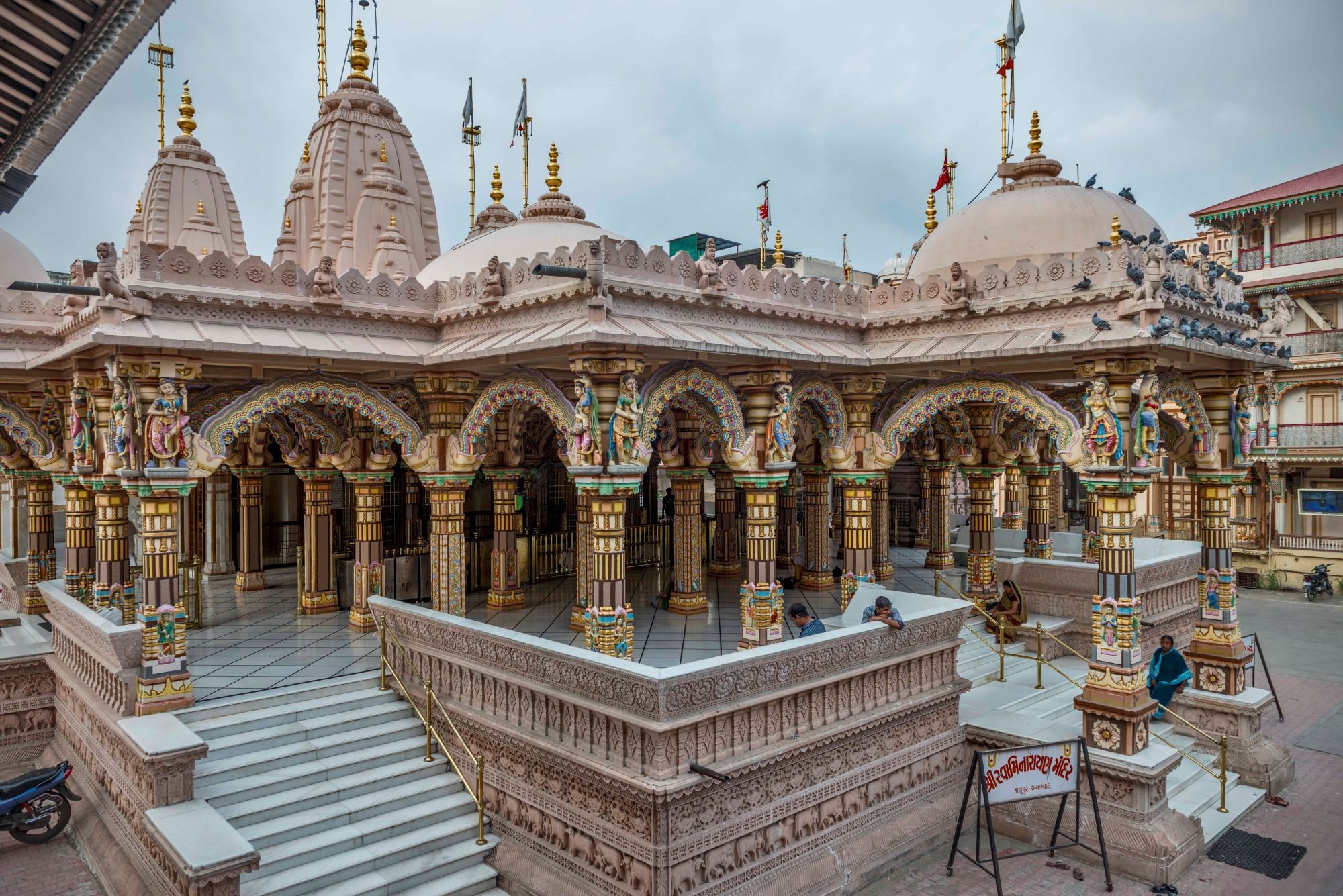 Swaminarayan Mandir Kalupur colourful arches and pillars